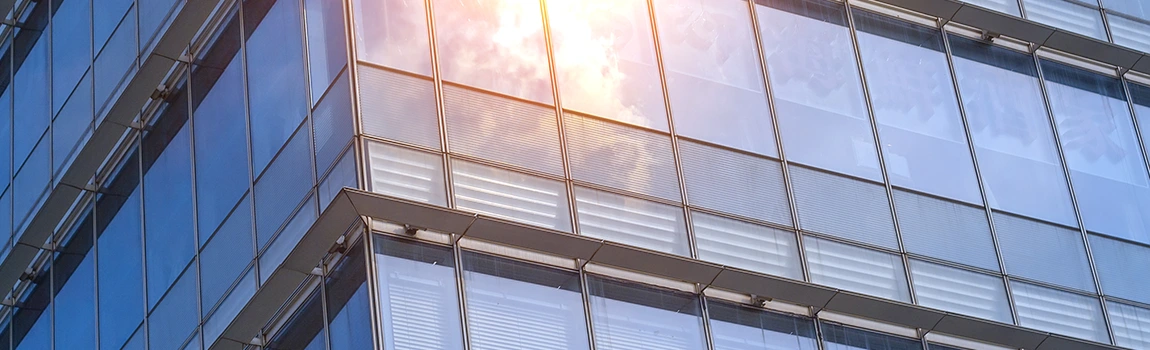 UV-Resistant Glass Experts&nbsp;in Oak Ridge, FL